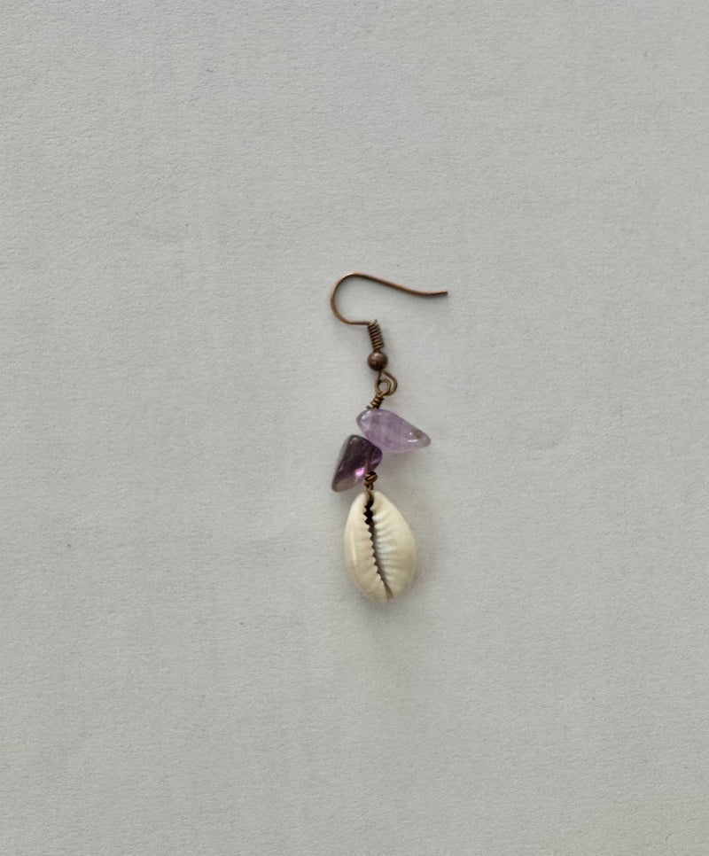 Cowrie & Amethyst
